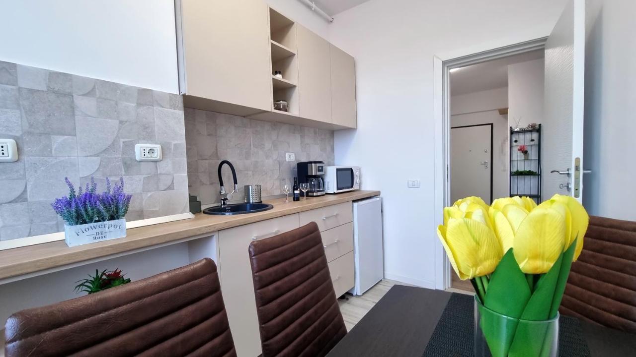 Cityapart 7 - Cazare In Mamaia Nord, Langa Plaja, Cu Vedere La Mare Navodari Exterior photo